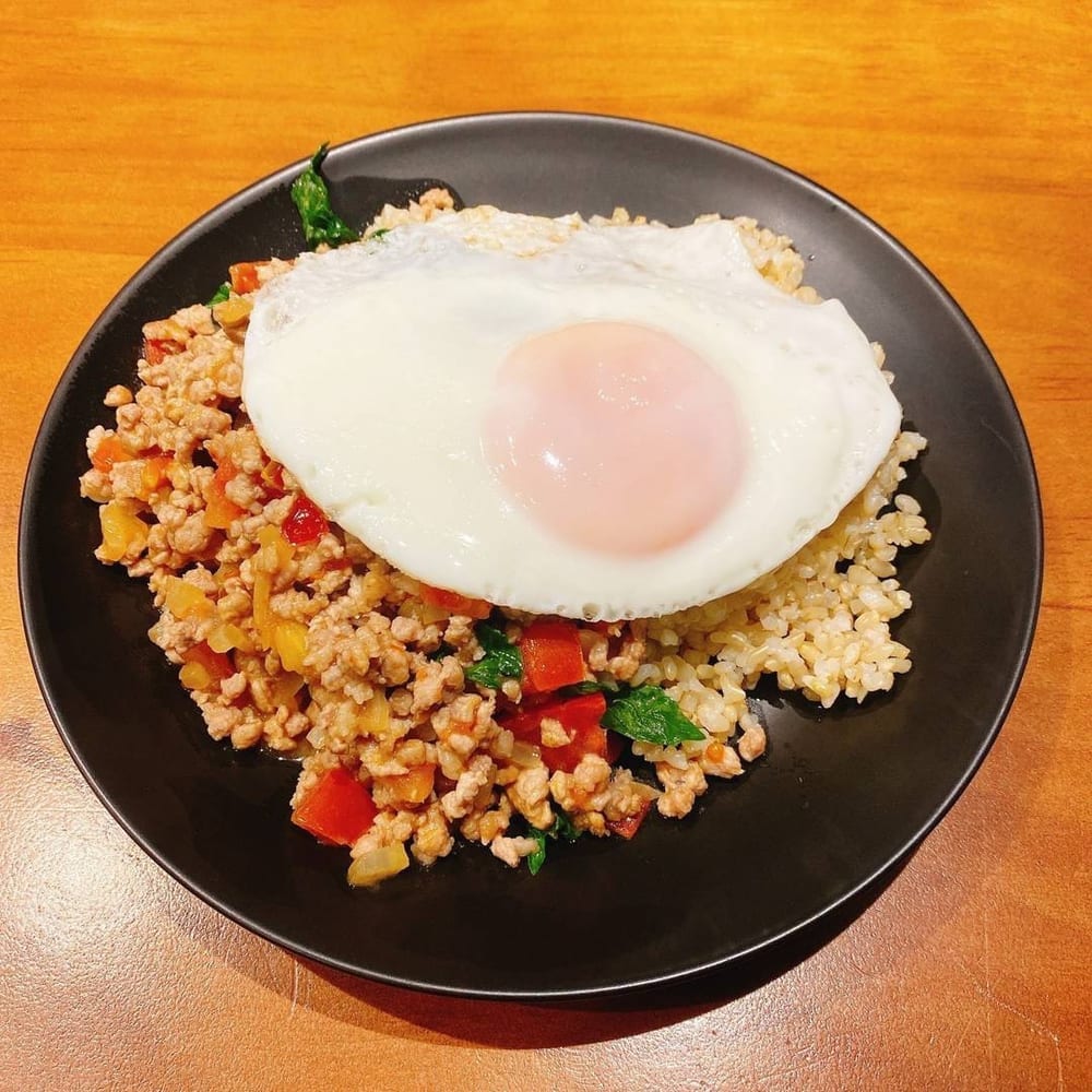 絕配美味分類代表：泰式打拋豬肉蛋炒飯